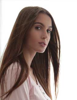 hena 22 year female call girls in Ghaziabad